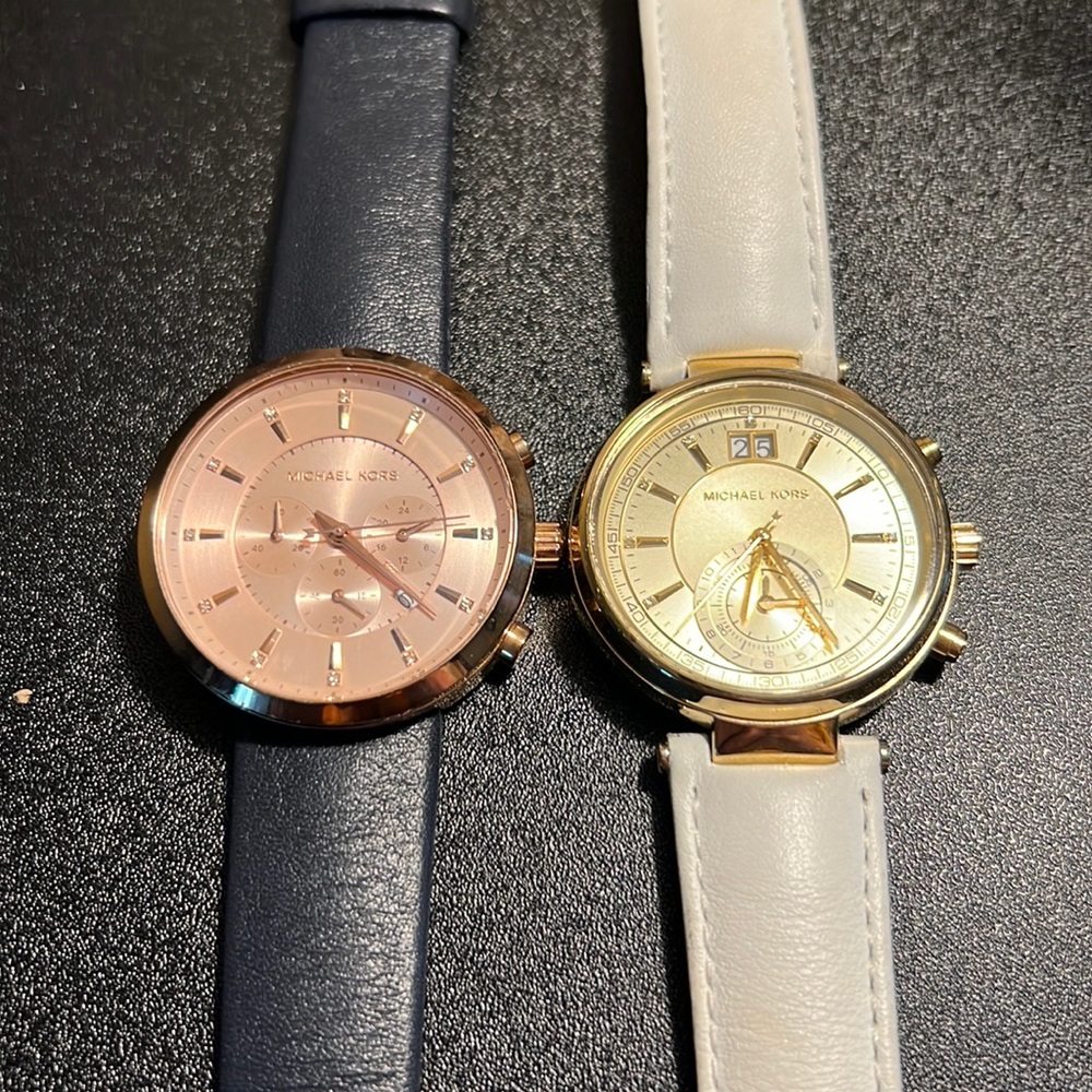 Michael Kors set two leather watches. Navy and rose gold and white gold